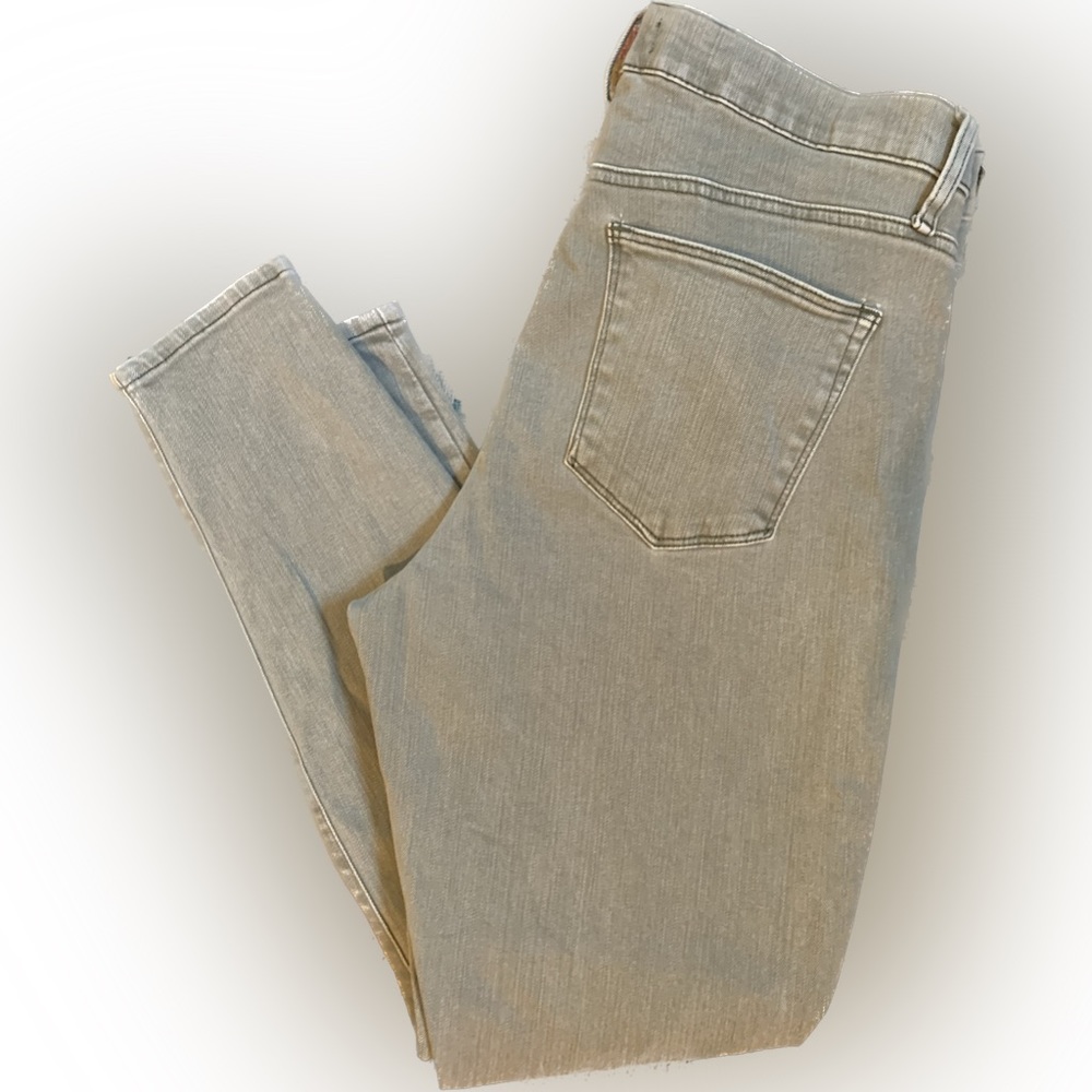 Gap True Skinny Jeans size 32